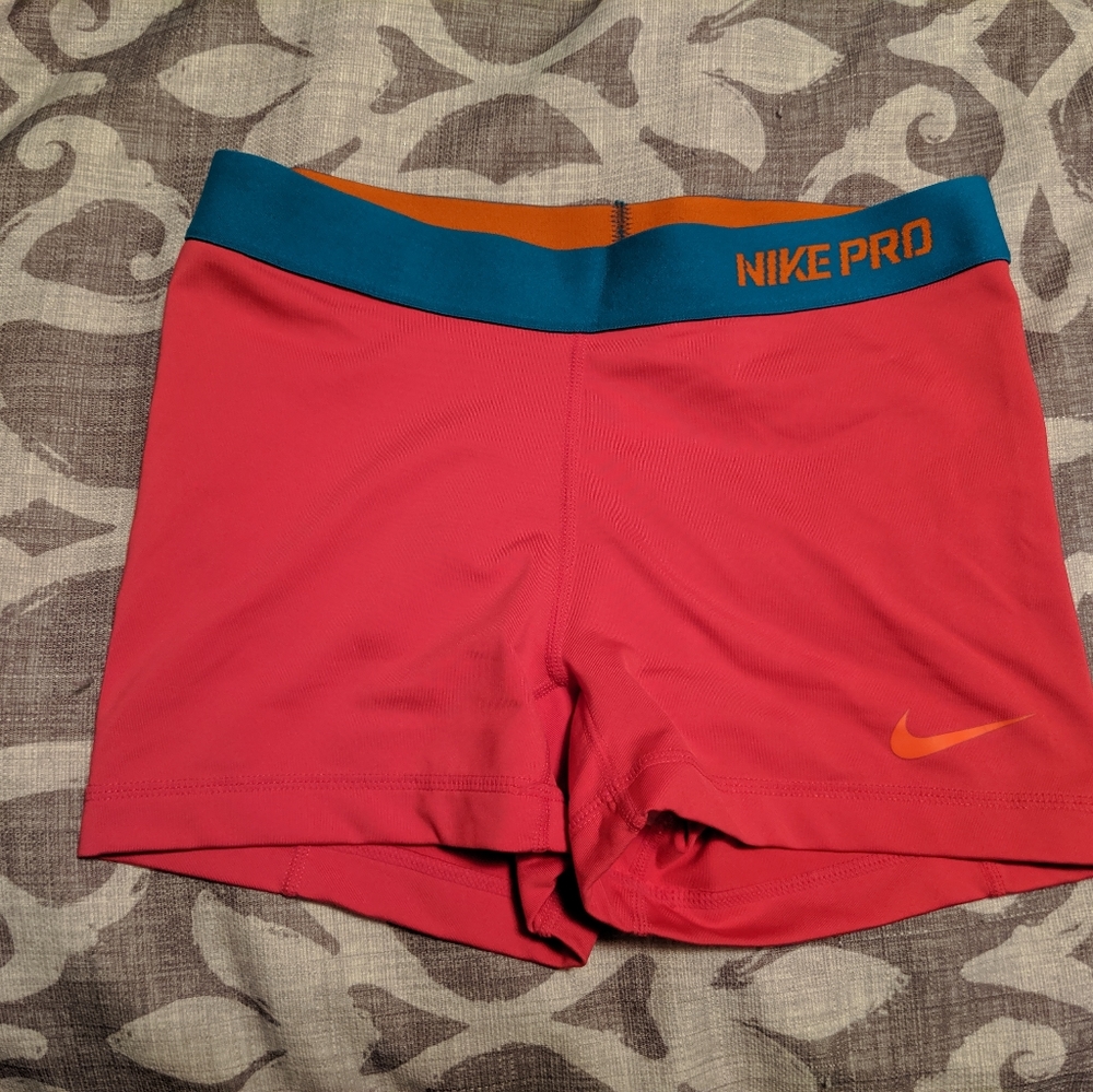 Nike pro shorts pink